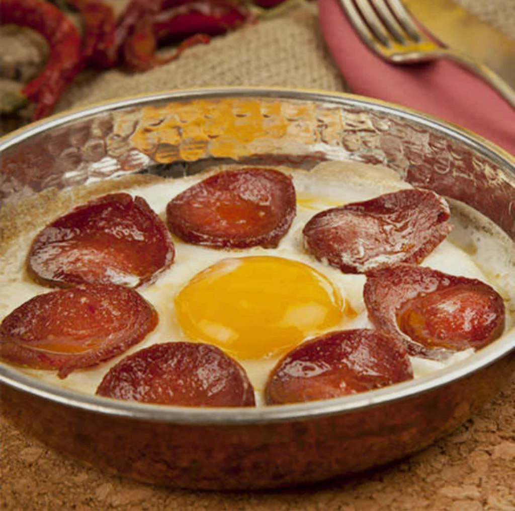 Sucuklu Yumurta